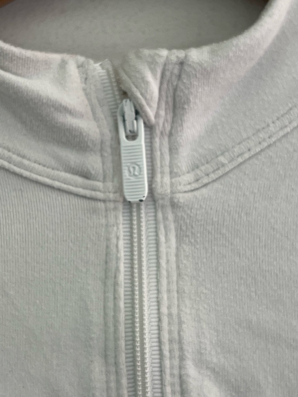Lululemon White Cropped Athletic Zip Top – Size 4 - Picture 8 of 8
